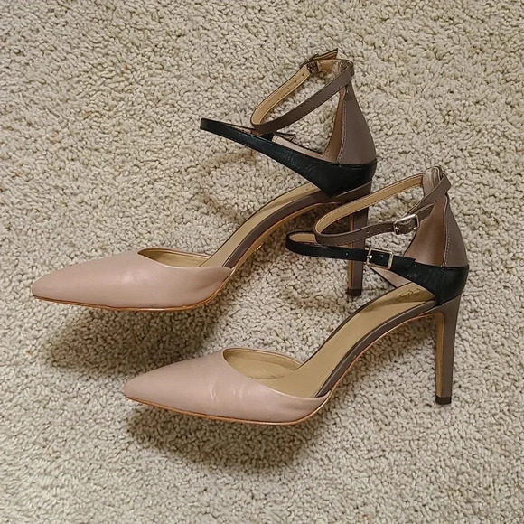 Ann Taylor Shoes - Ann Taylor Pumps size 9M
